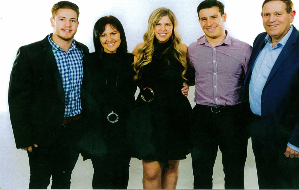 Adam, Jaquie (córka Anny Lind), Romi, Josh i Phil Lerner
