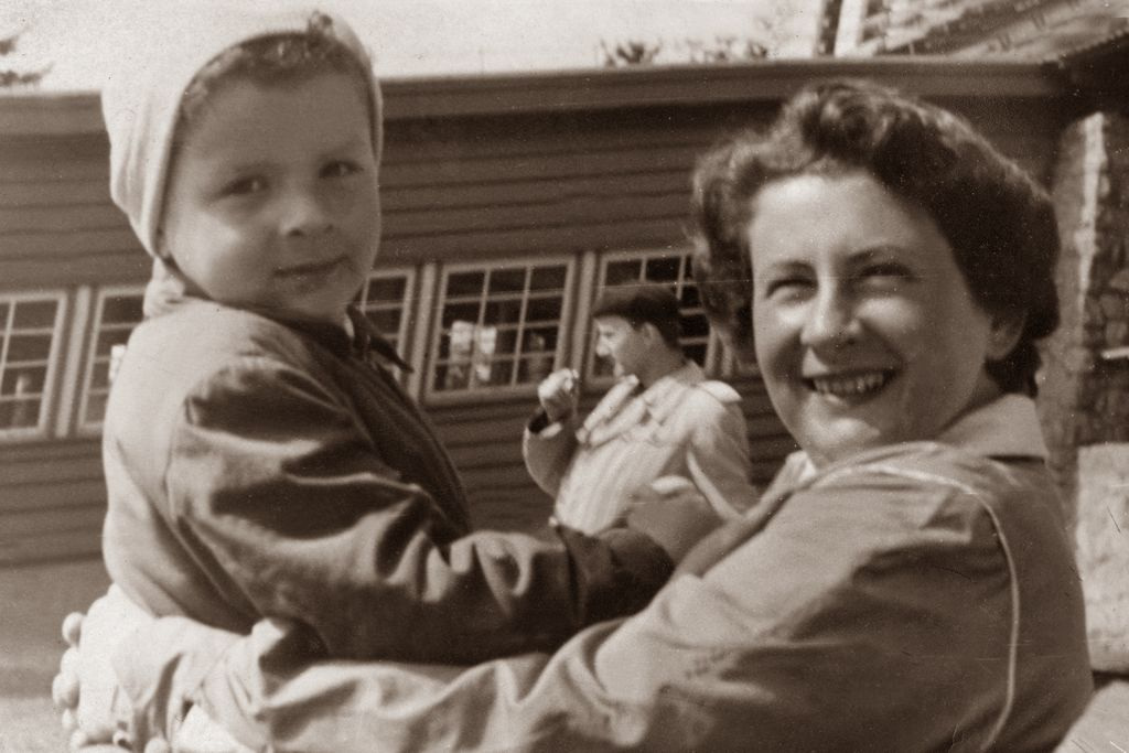 Halina Milgrom (córka Leona) i jej syn, Henryk