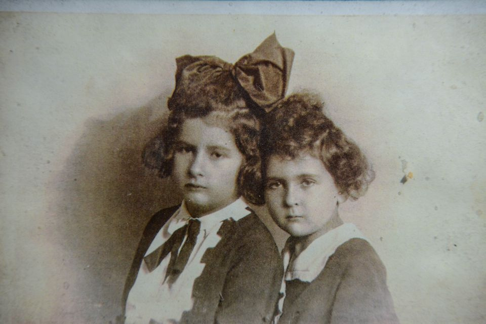 Halina i Irena, córki Leona Mischela