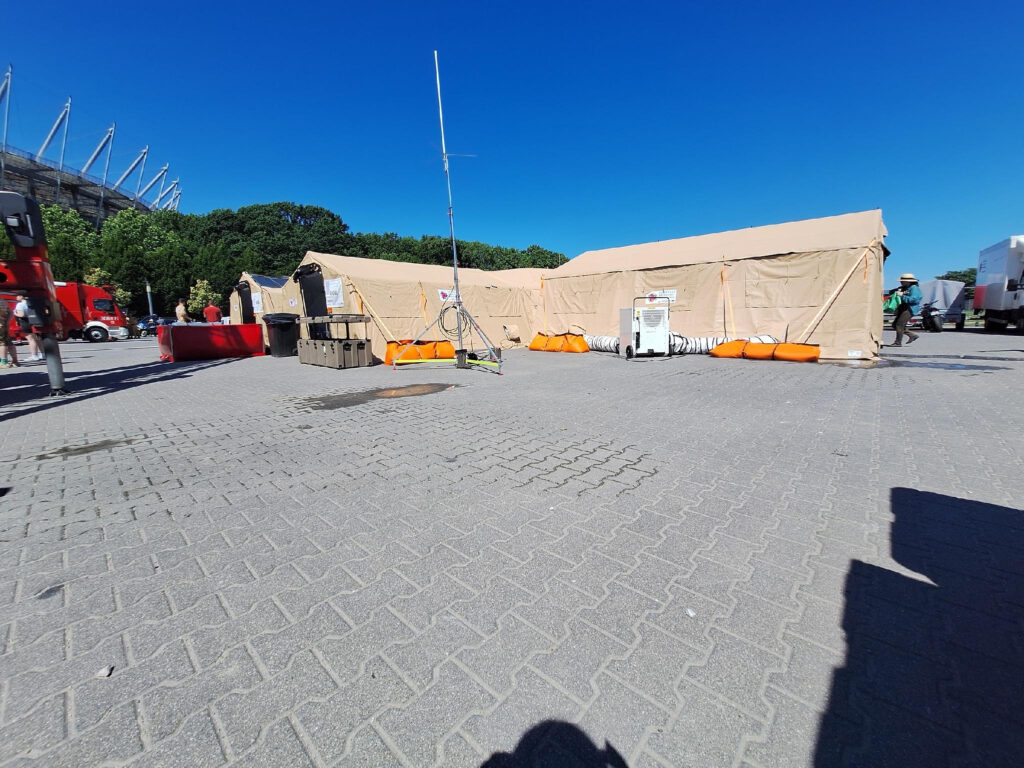 Placówka HEMT przy Stadionie Narodowym, czerwiec 2026.